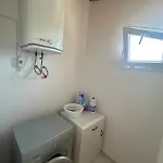 400 M Away From Long With Wifi And Airconditioner Casa de Férias