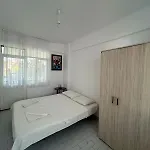 400 M Away From Long With Wifi And Airconditioner Casa de Férias