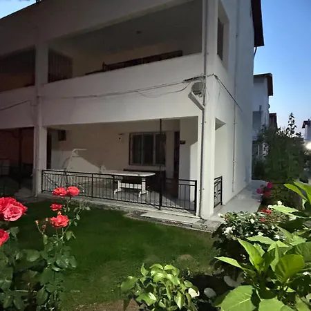 Charming Steps From Long With Wifi