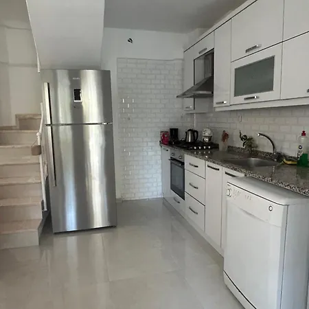 400 M Away From Long With Wifi And Airconditioner *
