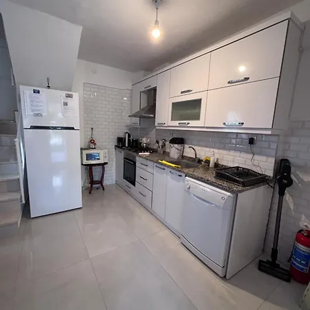 400 M Away From Long With Wifi And Airconditioner *