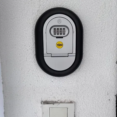 400 M Away From Long With Wifi And Airconditioner
