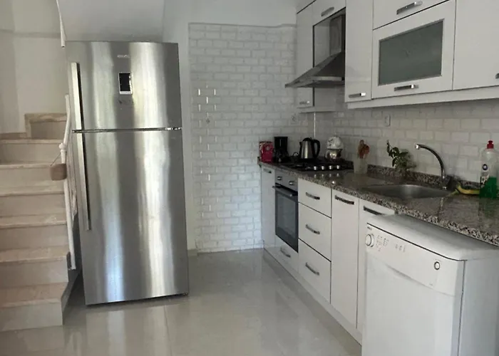 Charming Steps From Long With Wifi *