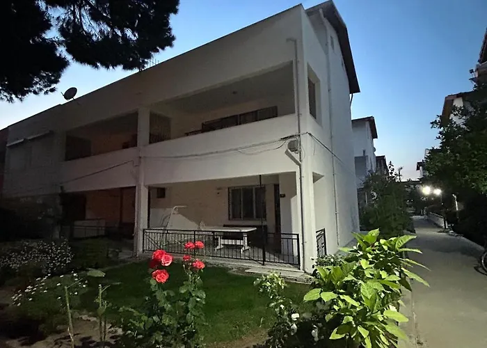 Charming Steps From Long With Wifi *