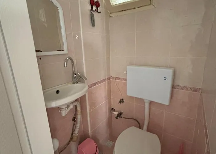 Charming Steps From Long With Wifi * Kusadası